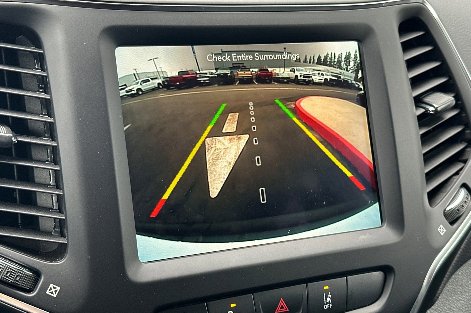 Used 2023 Jeep Cherokee Altitude Lux image 20