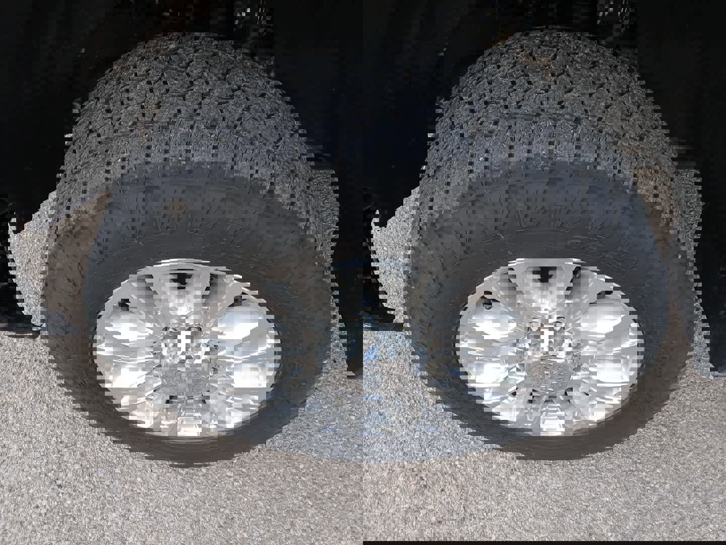 Used 2024 Chevrolet Silverado 2500 Custom w/ Custom Convenience Package image 10