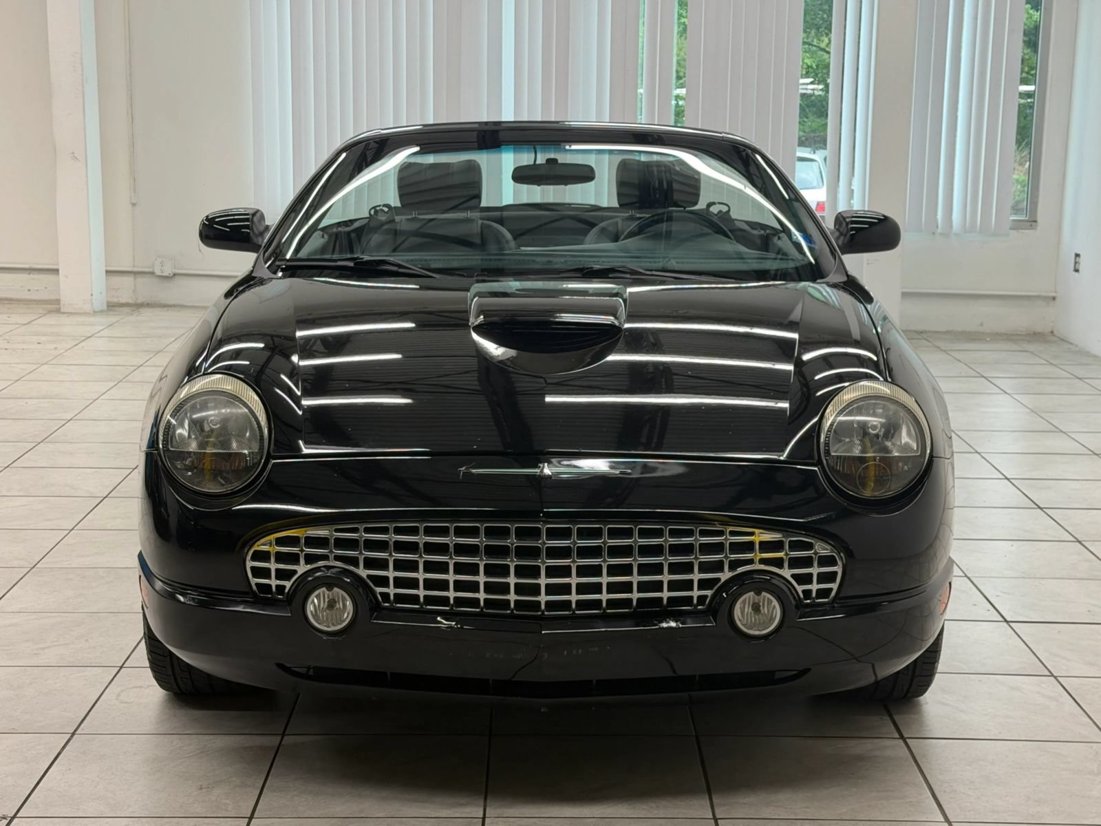 Used 2003 Ford Thunderbird RWD image 2