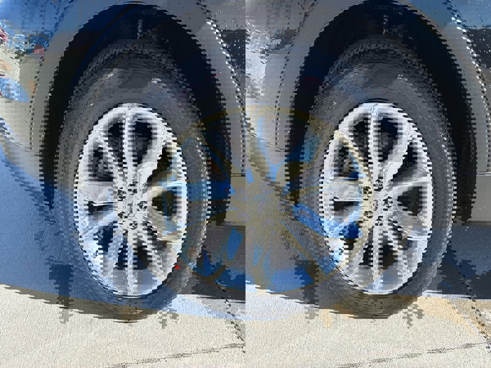 Used 2013 Ford Explorer XLT image 11