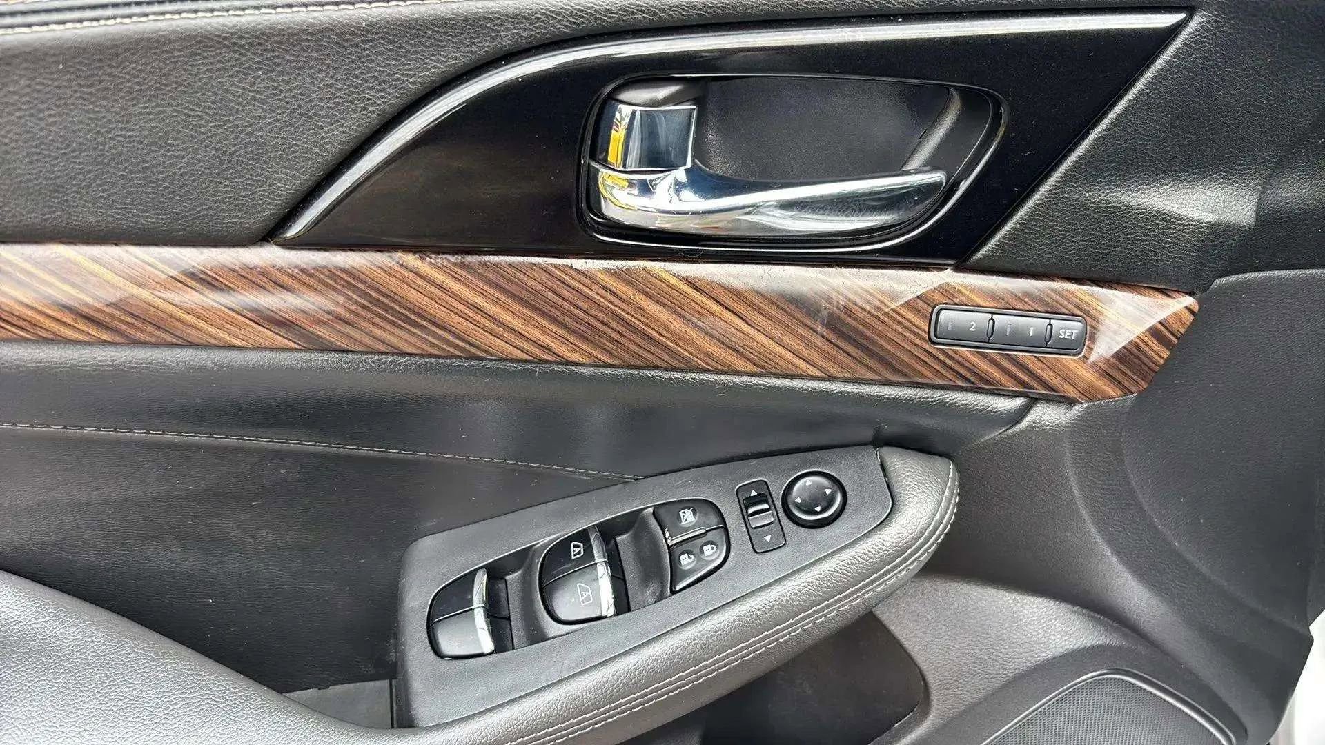 Used 2017 Nissan Maxima Platinum image 11