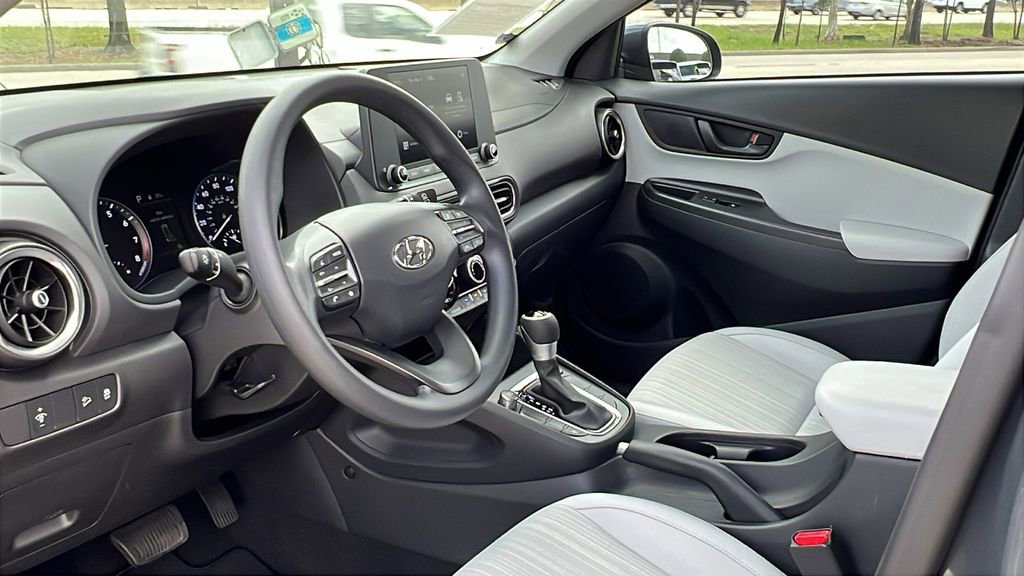 Used 2023 Hyundai Kona SEL w/ Cargo Package image 2