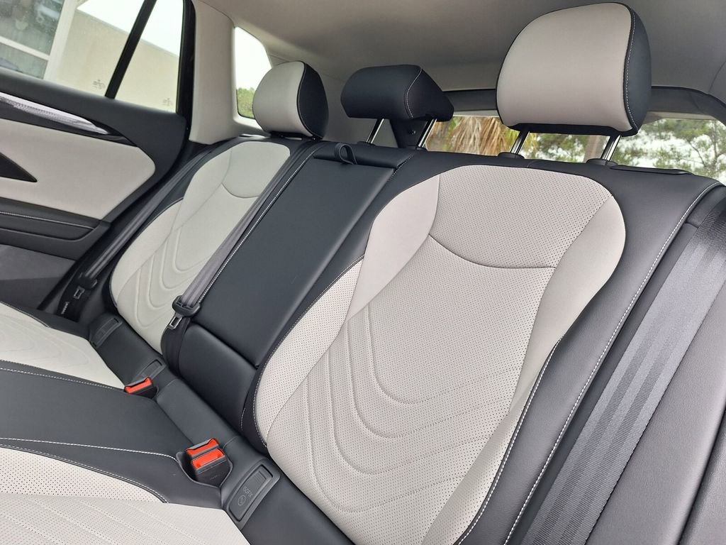 New 2026 Volkswagen Tiguan SE image 22