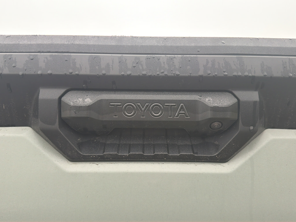 Used 2026 Toyota Tundra SR5 w/ SR5 Convenience Package AWD/4WD image 14
