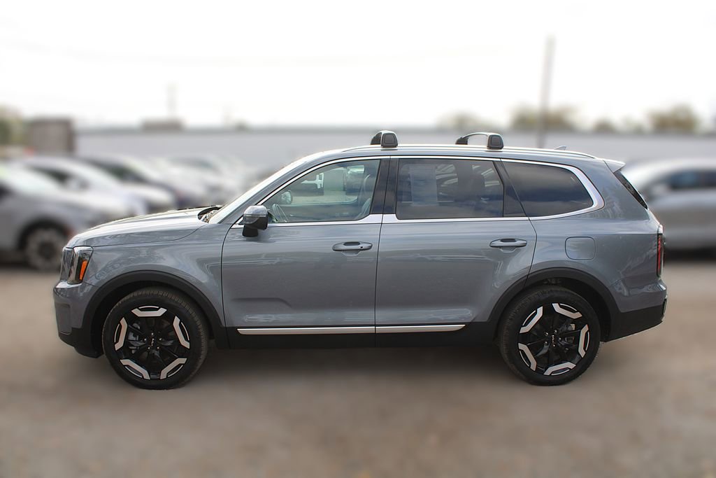 Certified 2024 Kia Telluride EX w/ EX Captain's Chair Package image 16