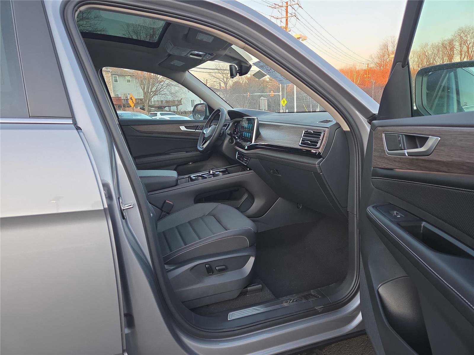 New 2026 Volkswagen Atlas SEL image 28