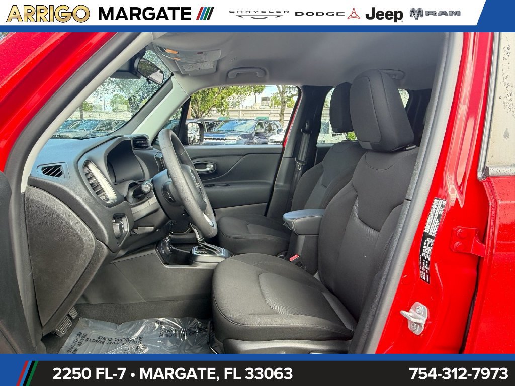 Certified 2023 Jeep Renegade Latitude AWD/4WD image 9