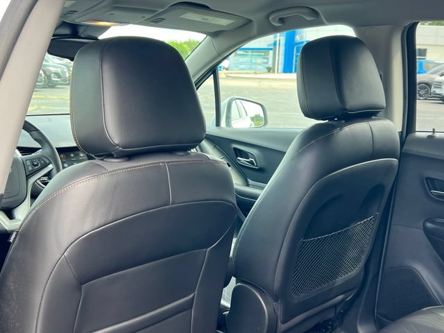 Used 2018 Chevrolet Trax LT w/ LT Convenience Package FWD image 29