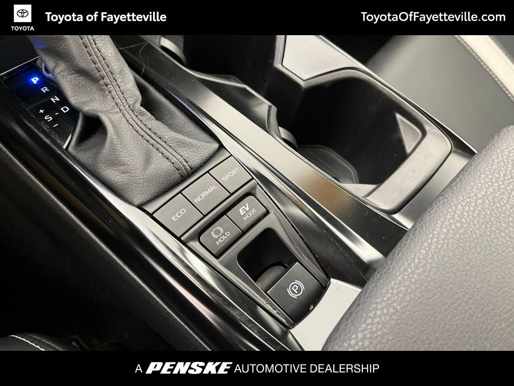 Certified 2025 Toyota Camry SE FWD image 32