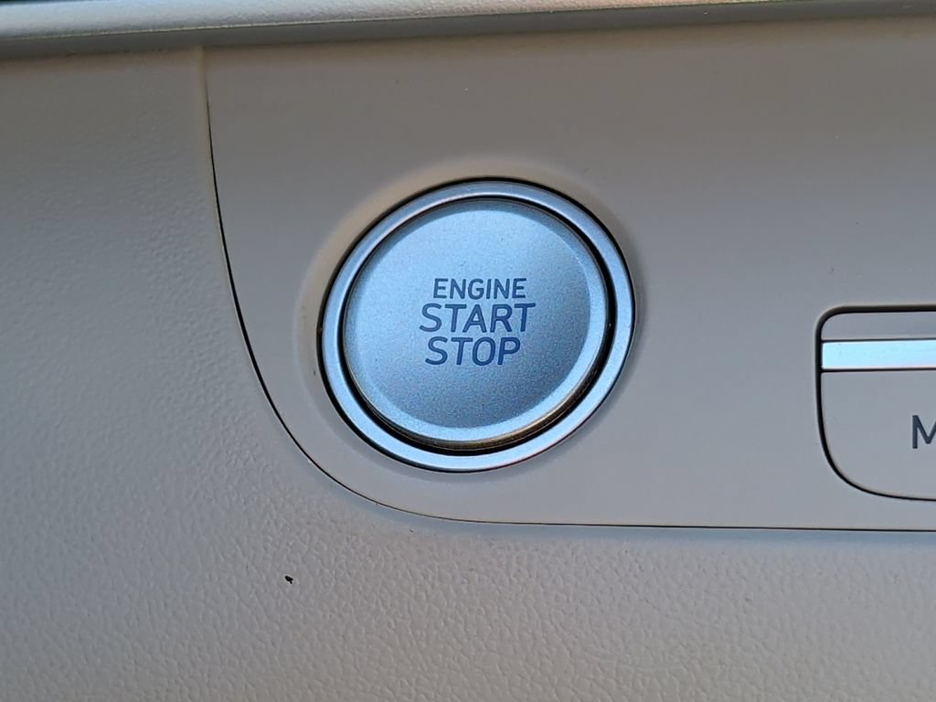Used 2024 Hyundai Elantra Limited FWD image 26