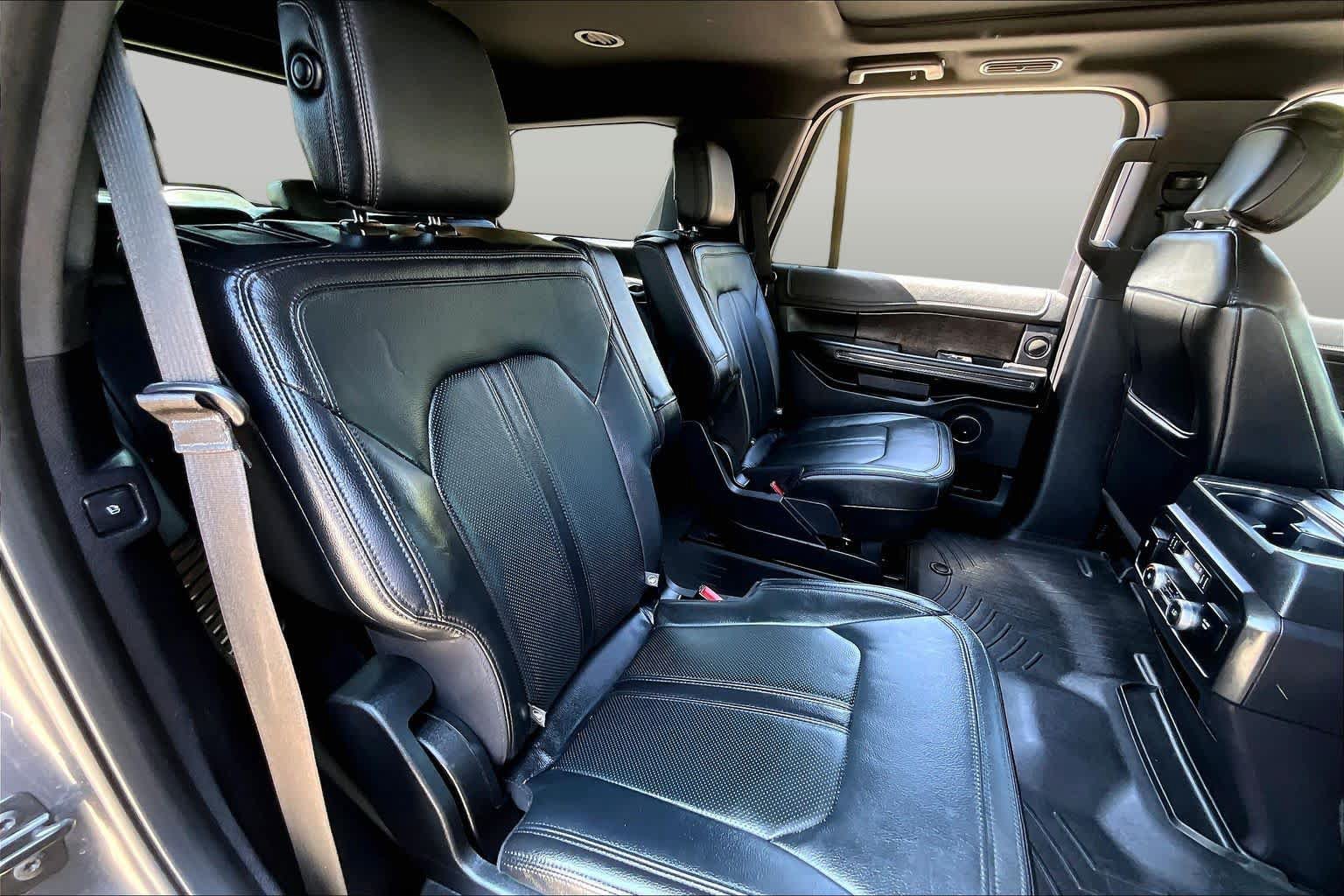 Used 2019 Ford Expedition Limited w/ Equipment Group 301A RWD image 20