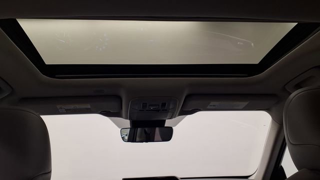 Used 2020 Toyota Highlander XLE image 21