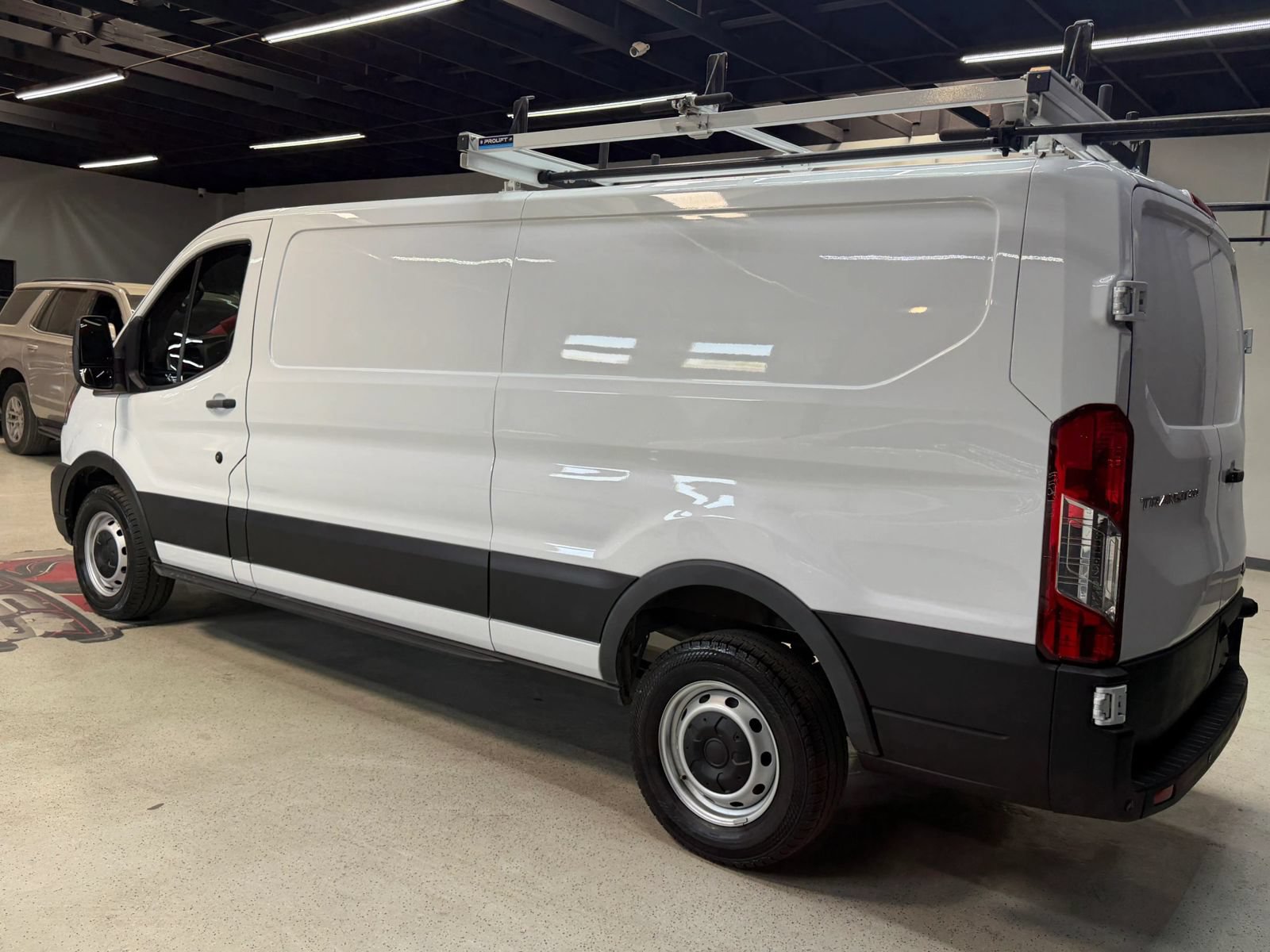 Used 2024 Ford Transit 250 Low Roof w/ Fleet Fuel Economy Package RWD image 20