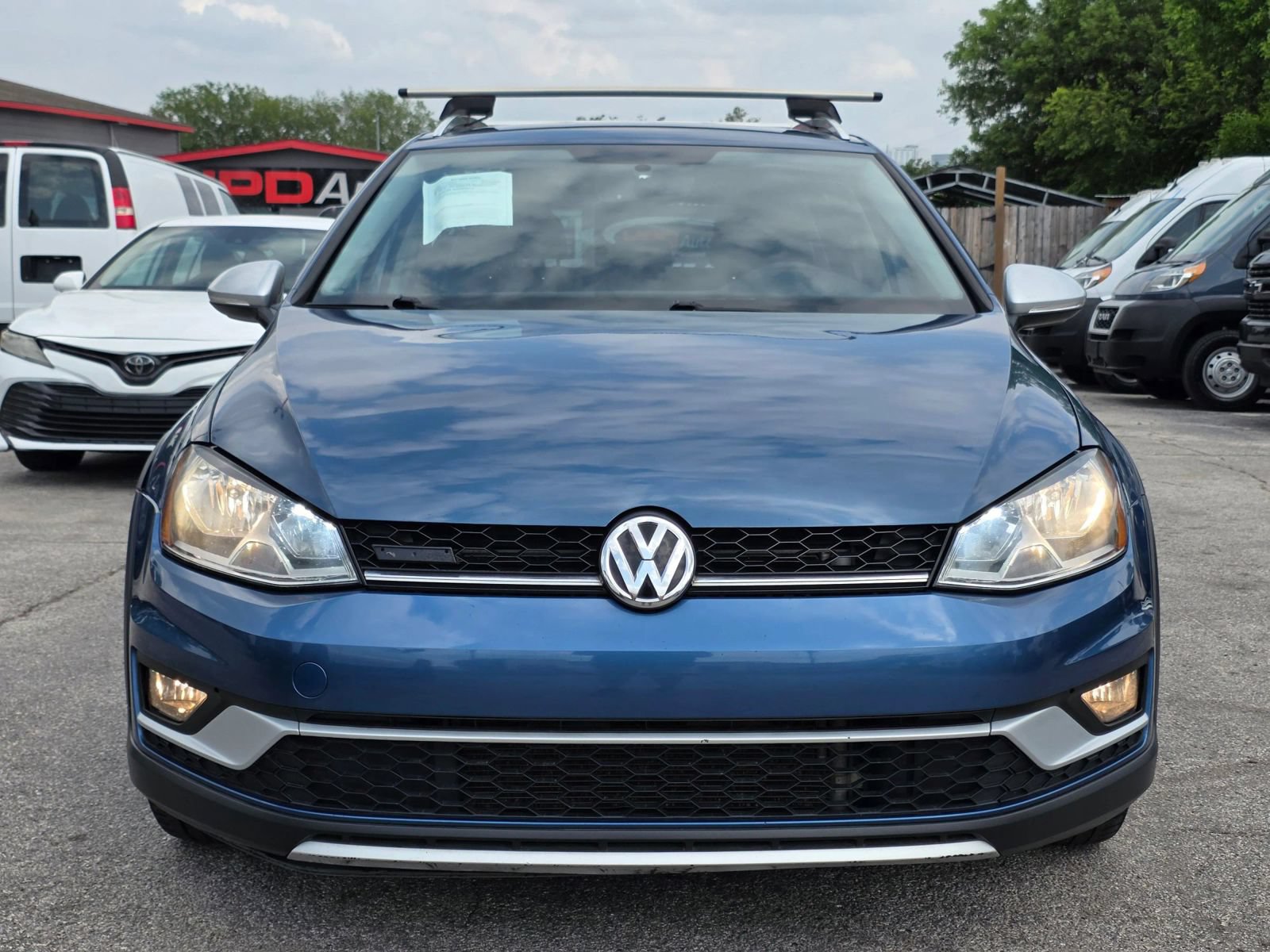 Used 2017 Volkswagen Golf Alltrack S AWD/4WD image 8
