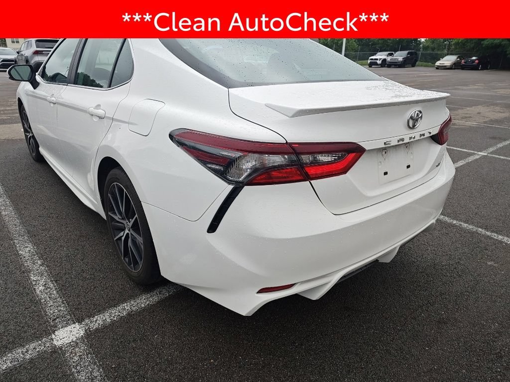 Used 2023 Toyota Camry SE FWD image 4
