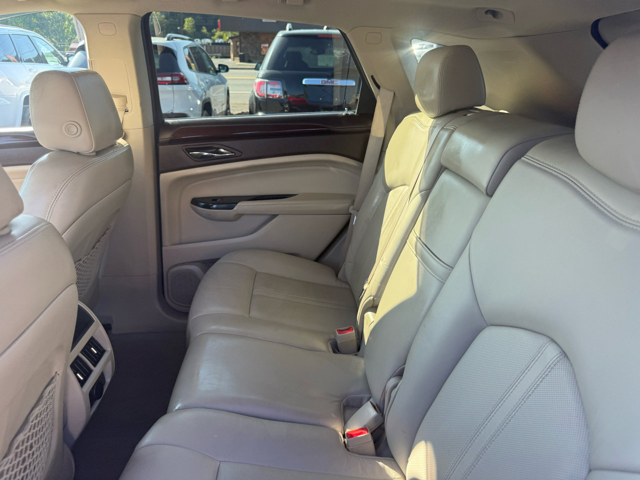 Used 2015 Cadillac SRX Luxury w/ Driver Awareness Package image 62