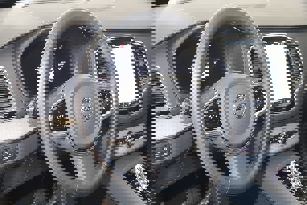 Used 2024 Volvo XC90 T8 Ultimate w/ Protection Package Premier image 6