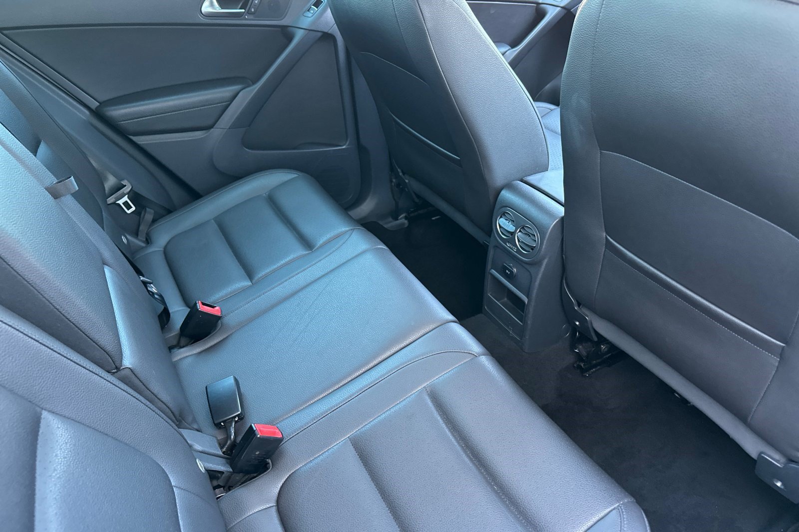 Used 2015 Volkswagen Tiguan S FWD image 33