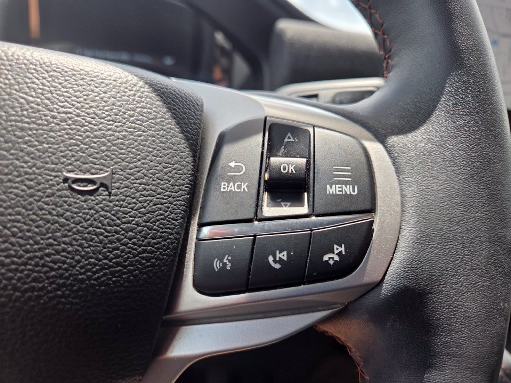 Used 2025 Ford Explorer Active w/ Active Comfort Package AWD/4WD image 14
