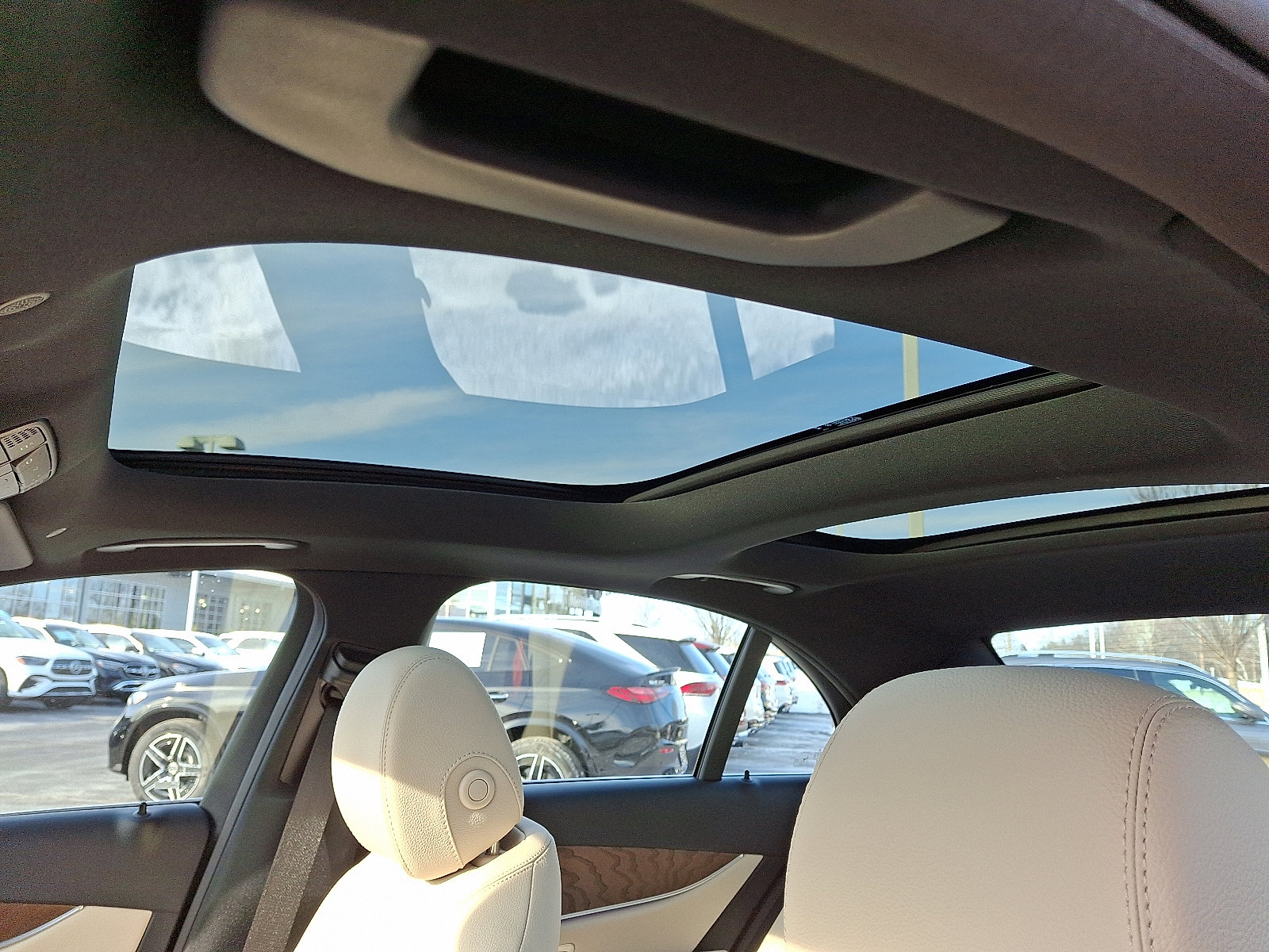 Used 2023 Mercedes-Benz E 350 4MATIC Sedan image 15