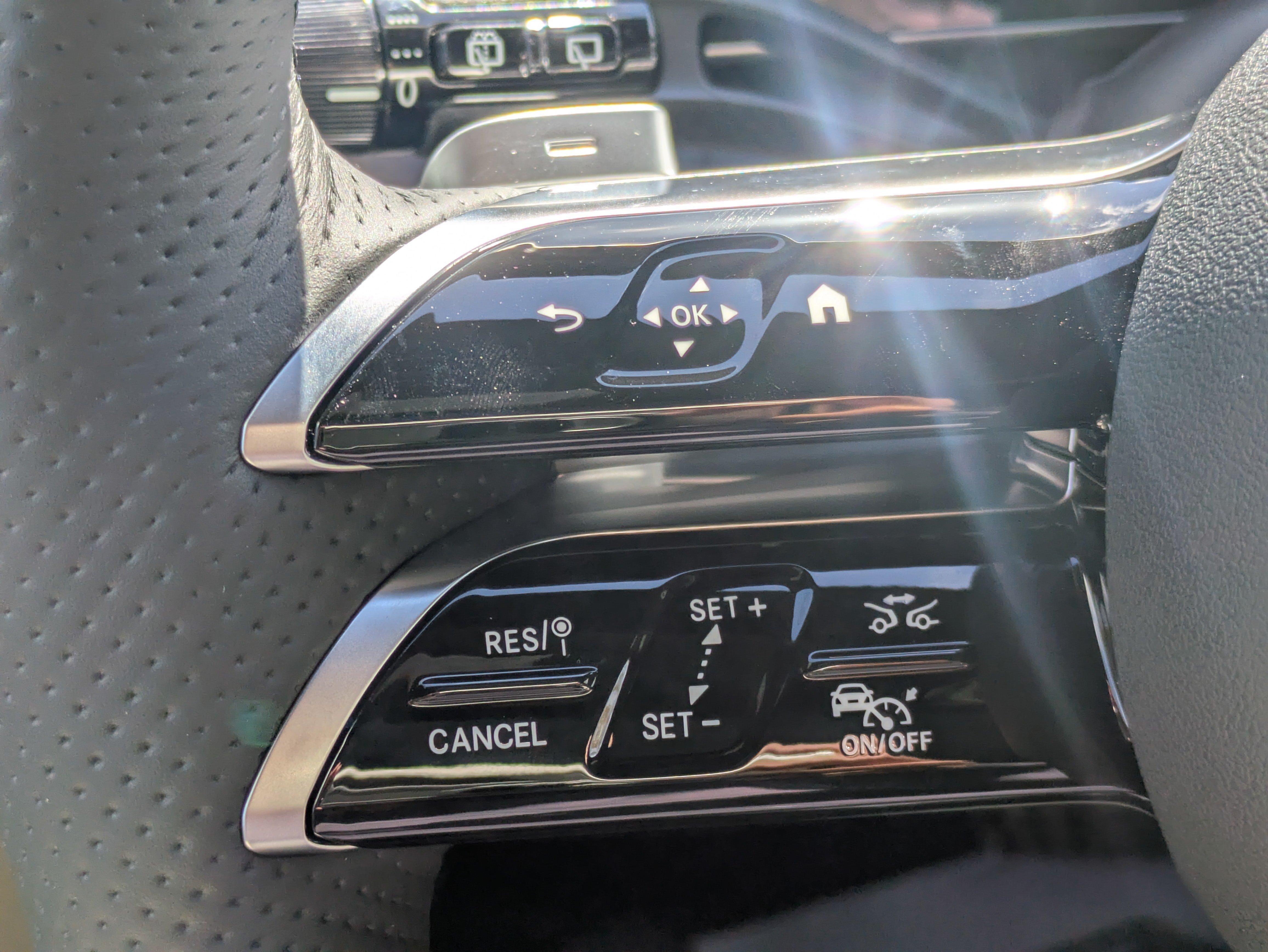 New 2027 Mercedes-Benz GLC 350e 4MATIC image 23