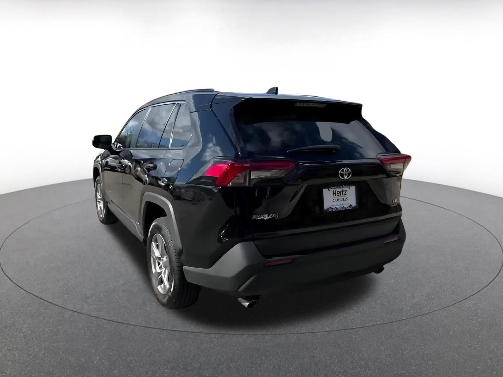 Used 2025 Toyota RAV4 LE image 11