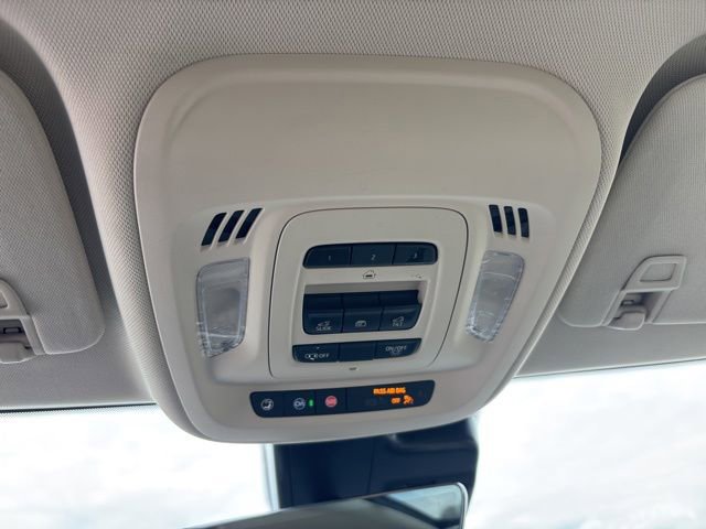 Used 2023 Buick Envision Avenir AWD/4WD image 22
