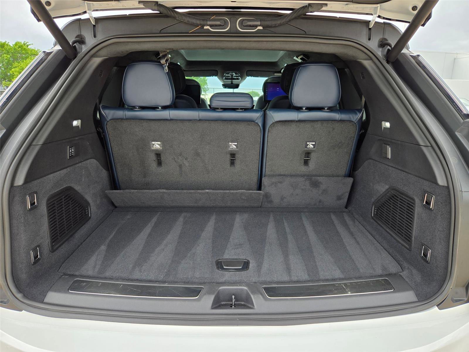 Certified 2025 Cadillac Escalade IQ Luxury 2 AWD/4WD image 28