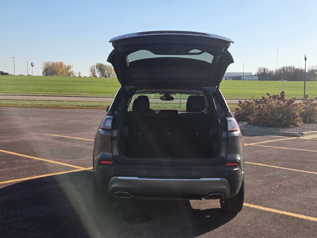Used 2019 Jeep Cherokee Limited AWD/4WD image 40