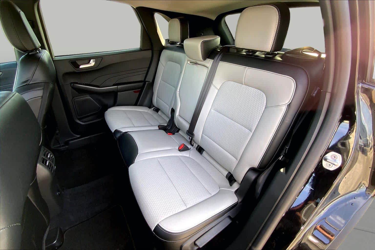 Used 2025 Ford Escape SE FWD image 42
