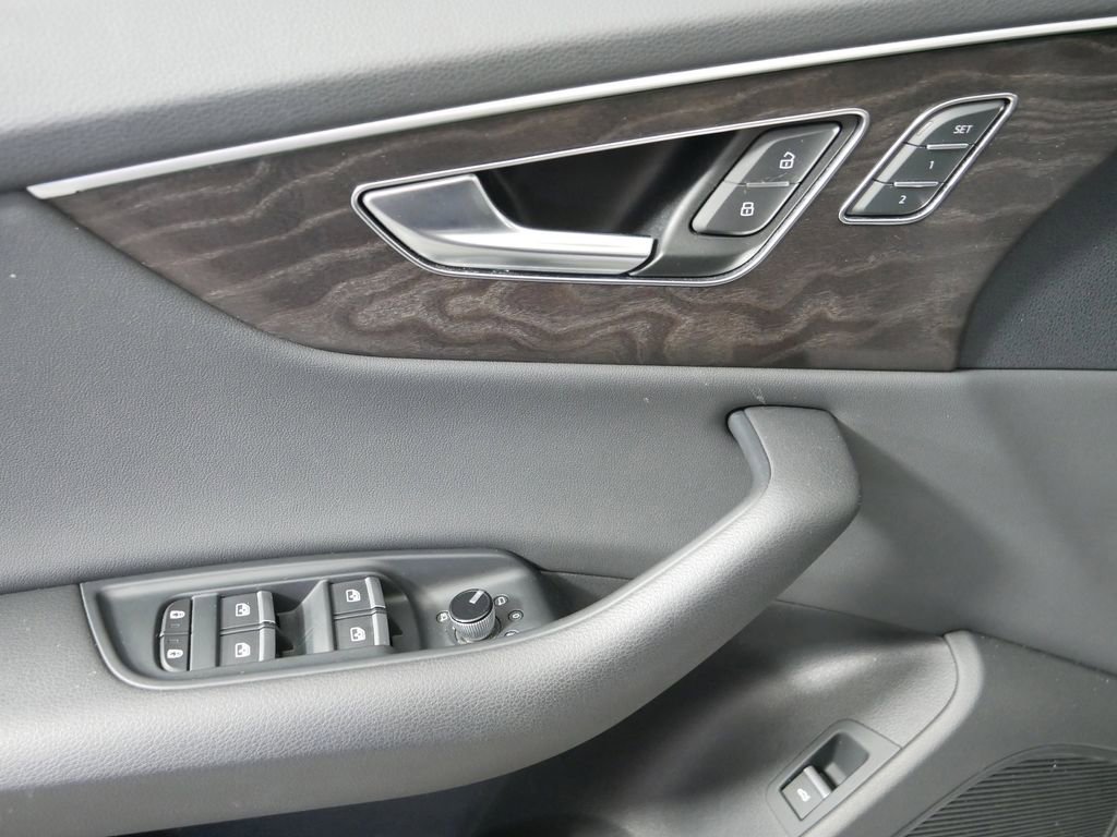 Used 2020 Audi Q8 Premium Plus w/ Premium Plus Package image 16