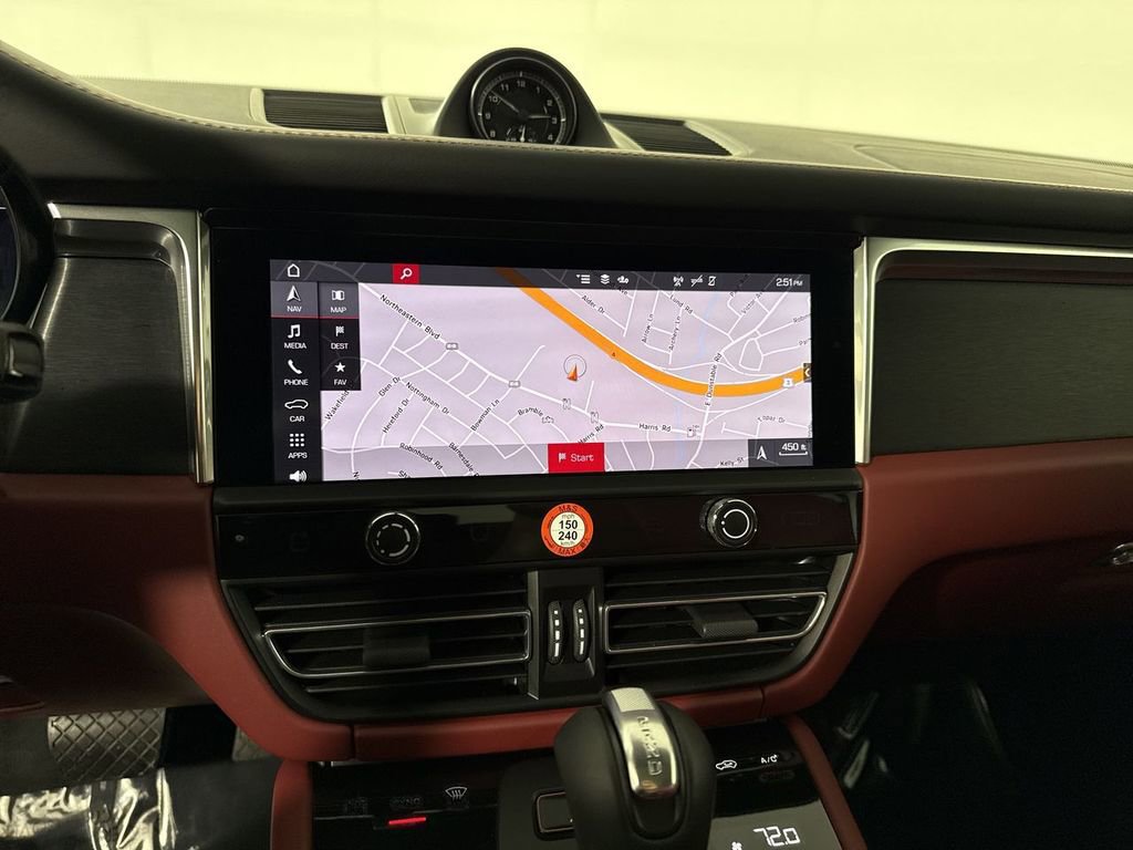 Certified 2026 Porsche Macan GTS AWD/4WD image 27