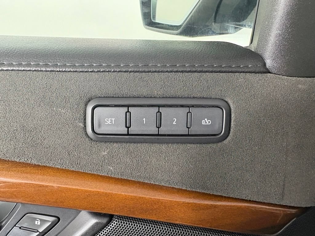 Used 2019 Cadillac Escalade Luxury AWD/4WD image 13