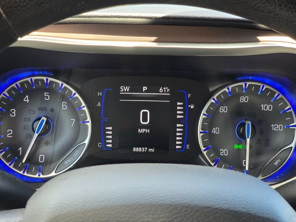 Used 2021 Chrysler Voyager Lxi FWD image 30