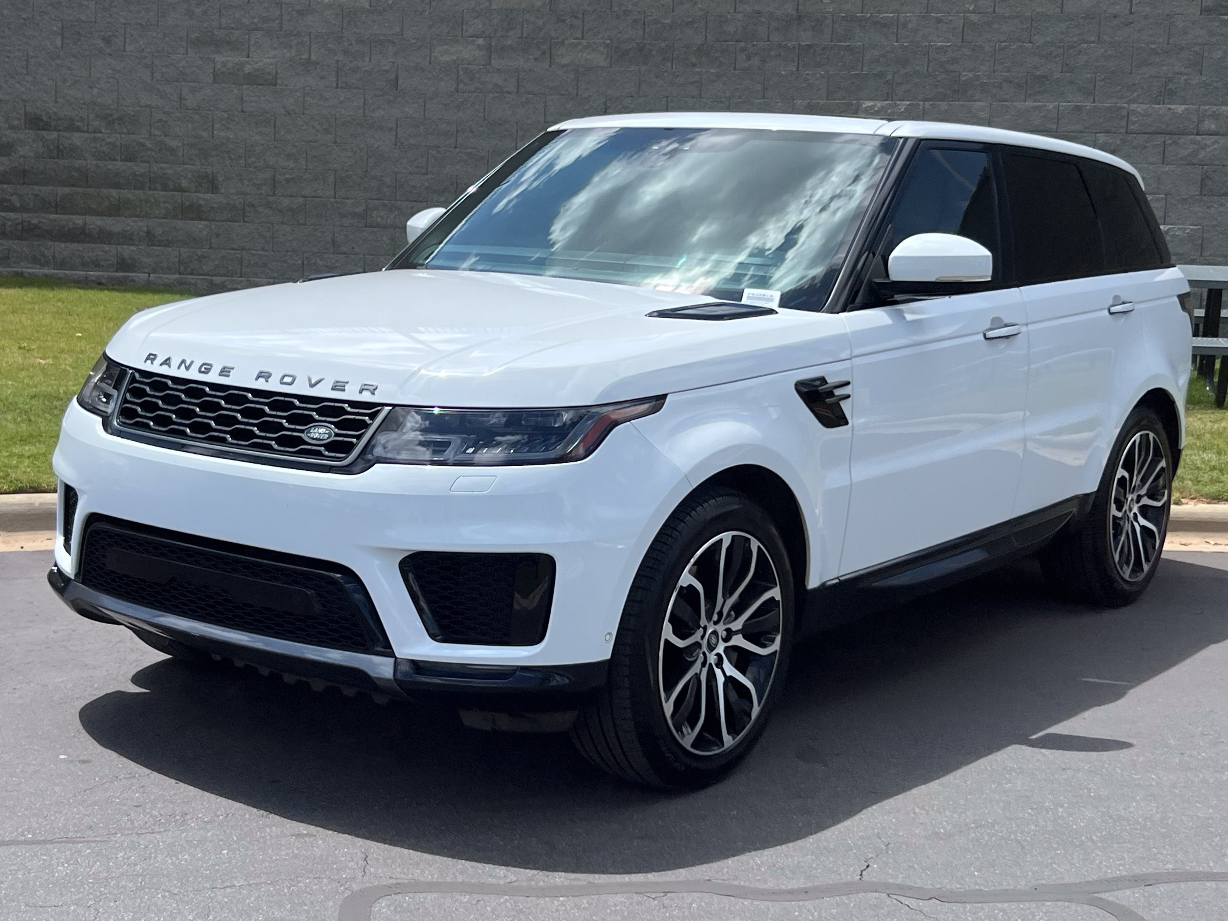 Used 2022 Land Rover Range Rover Sport HSE Silver Edition AWD/4WD image 1