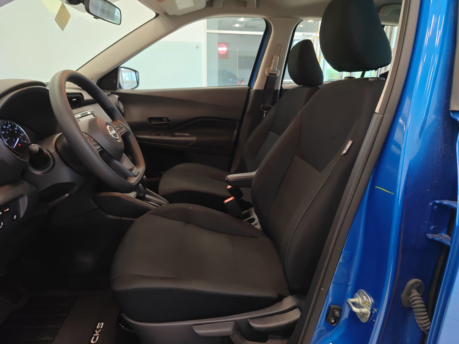 Used 2025 Nissan Kicks Play S image 10