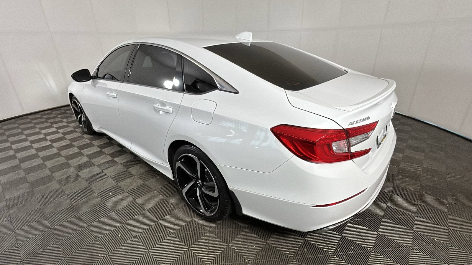 Used 2019 Honda Accord Sport image 4