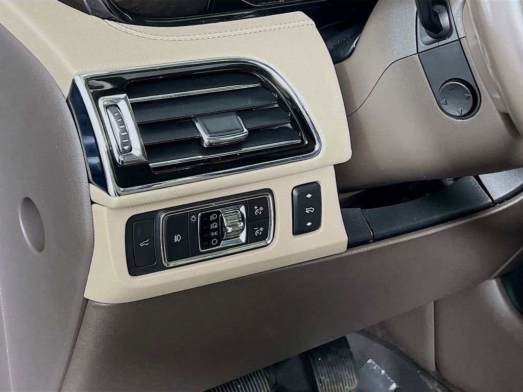 Used 2022 Lincoln Navigator L Reserve image 10