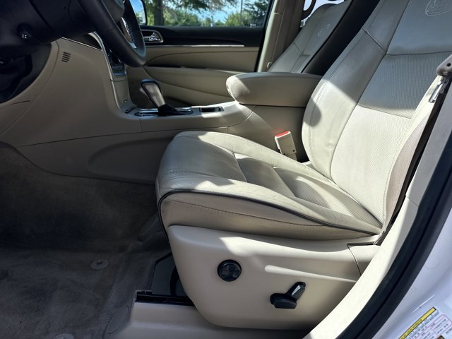 Used 2017 Jeep Grand Cherokee Overland RWD image 10