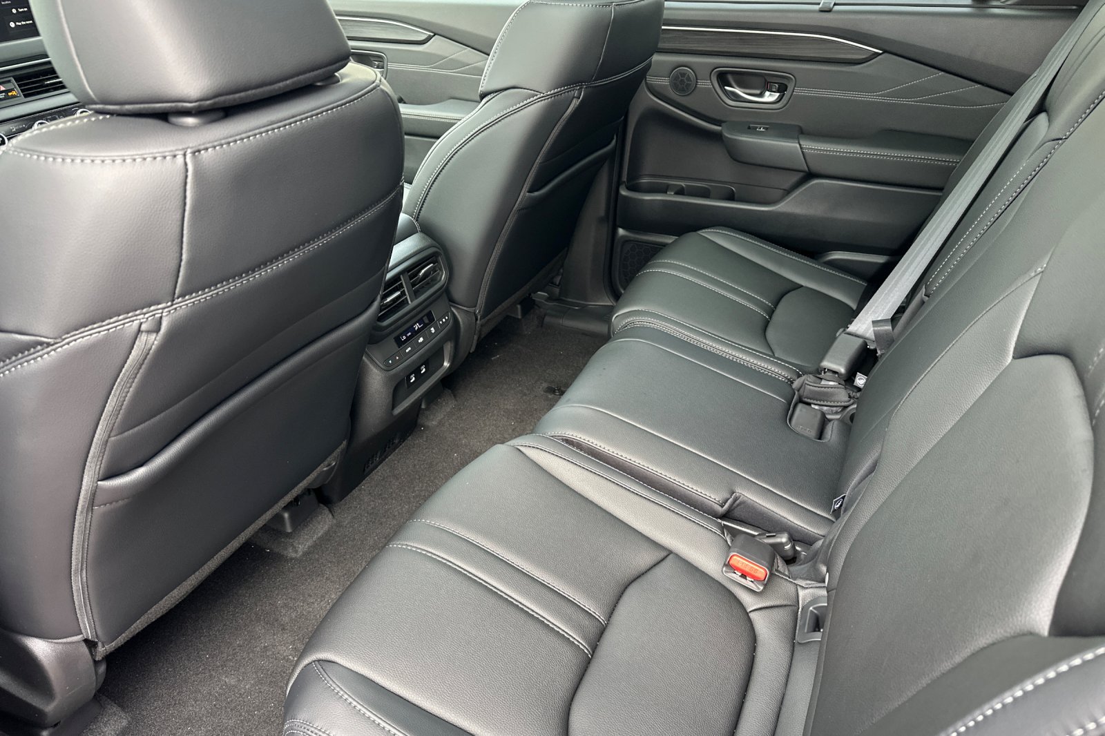 New 2026 Honda Pilot Touring image 11