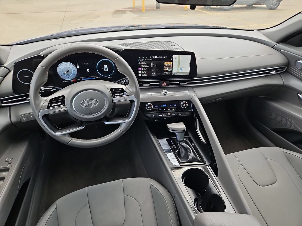 Used 2025 Hyundai Elantra SEL FWD image 26