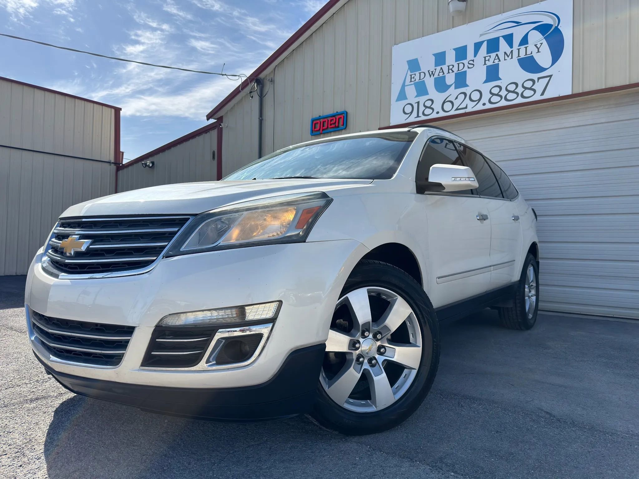 Used 2014 Chevrolet Traverse LTZ FWD image 10