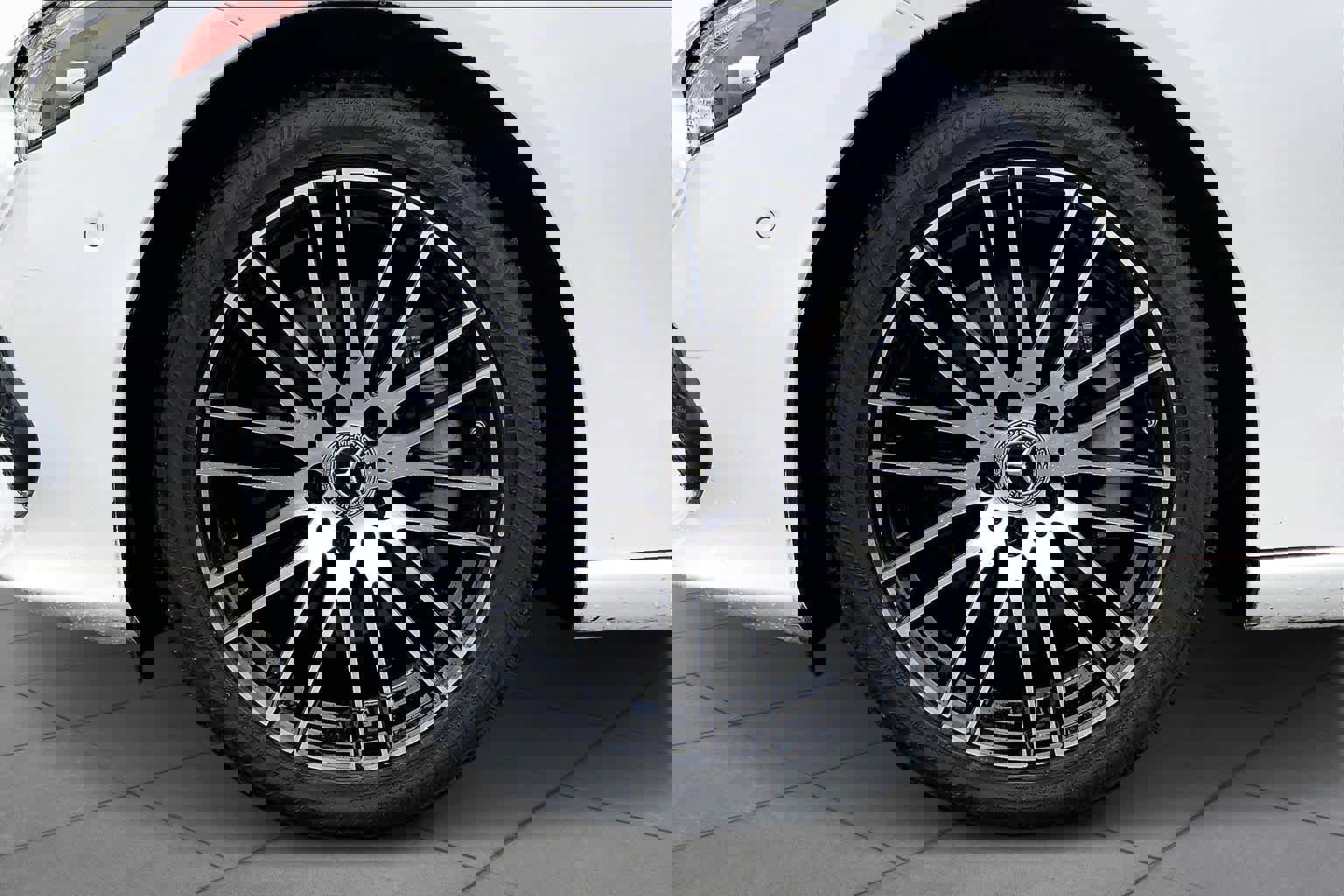 Used 2023 Mercedes-Benz C 300 Sedan image 10