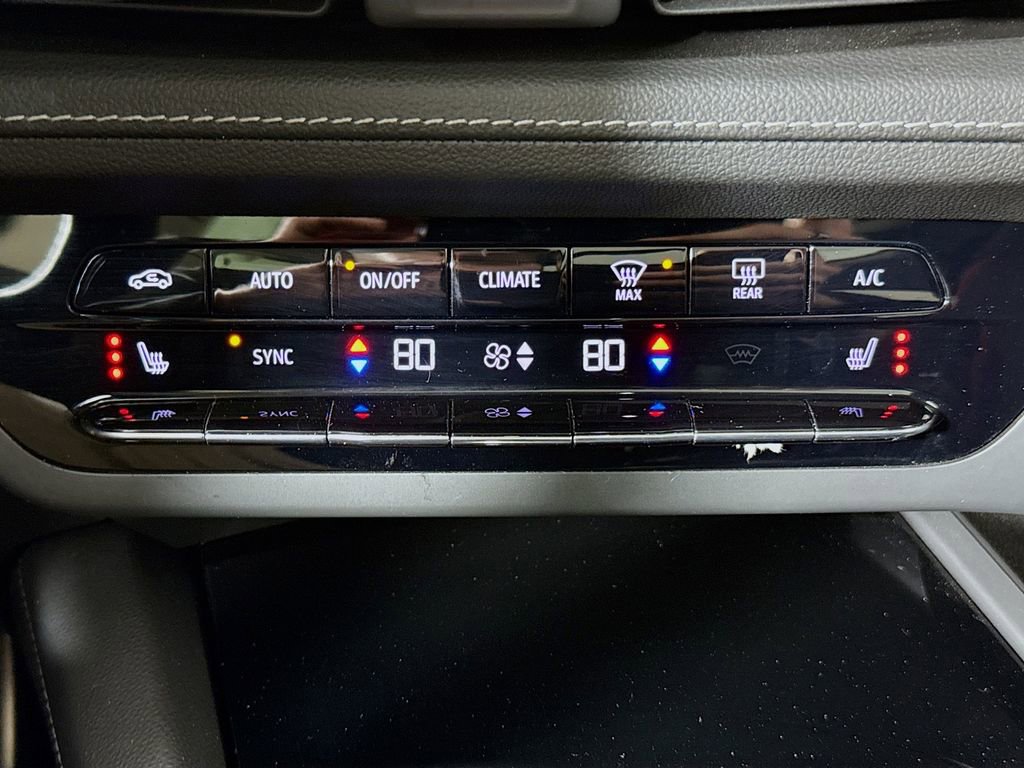 Used 2023 Buick Envision Essence w/ Sport Touring Package image 16