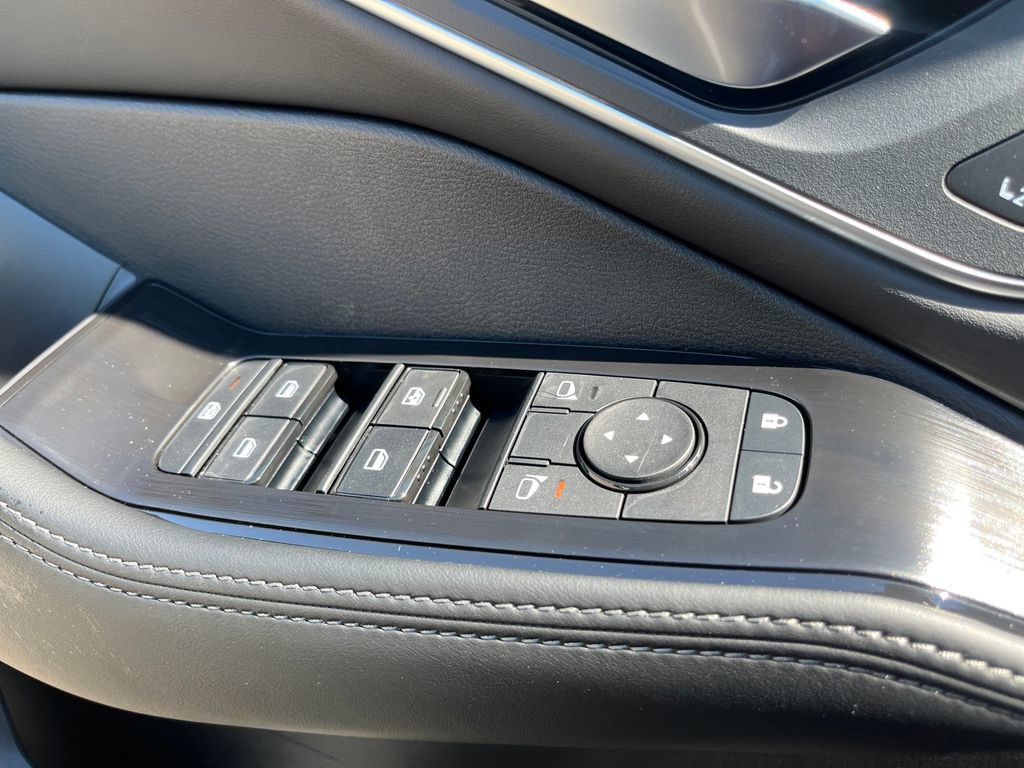 New 2026 Nissan Rogue Platinum AWD/4WD image 12