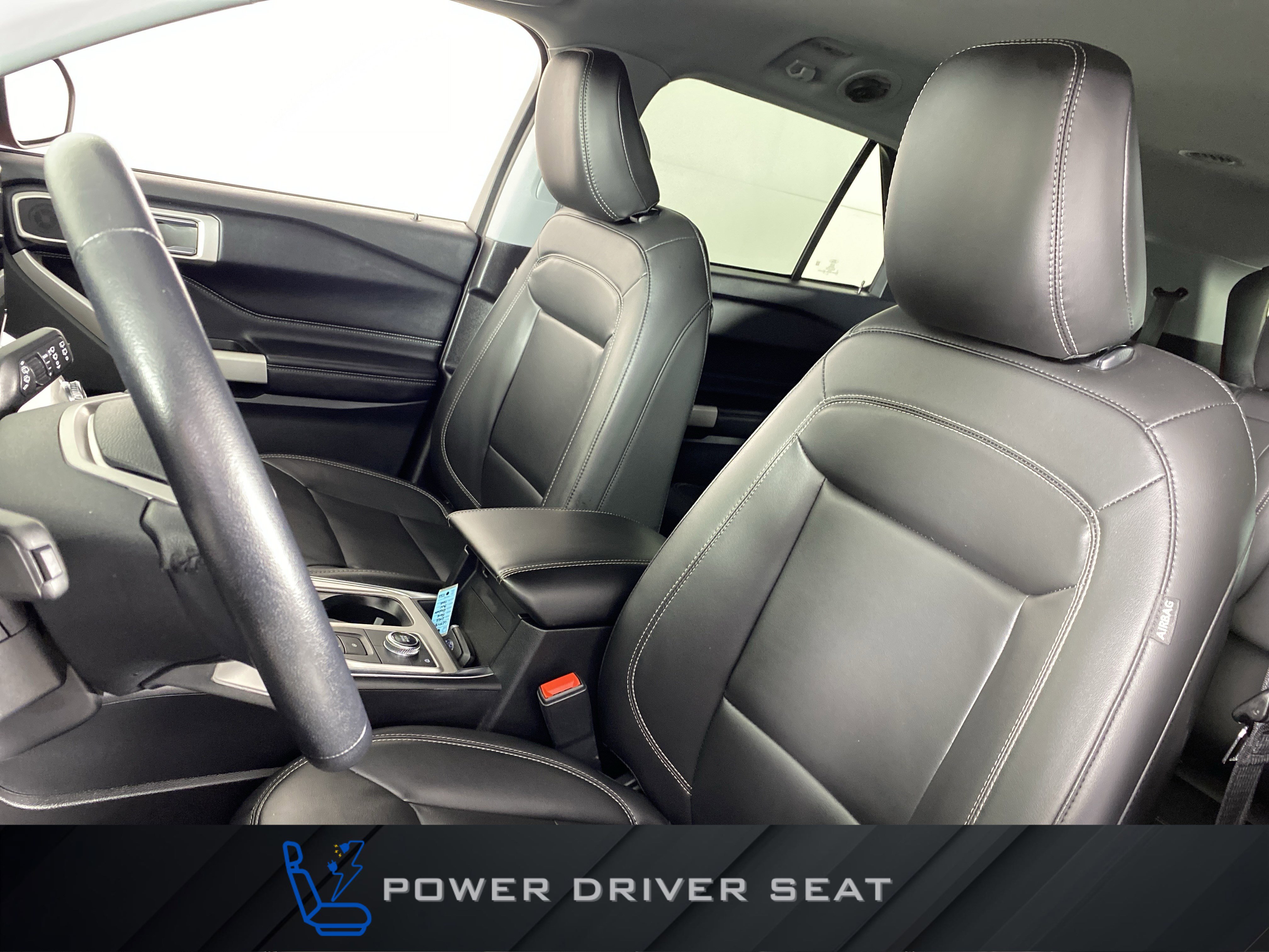 Used 2022 Ford Explorer XLT w/ Equipment Group 202A image 16