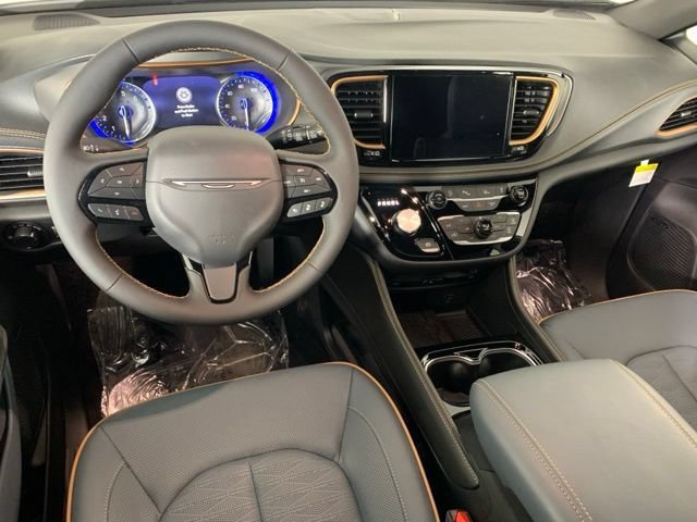 New 2027 Chrysler Pacifica Pinnacle w/ Theater Group FWD image 13