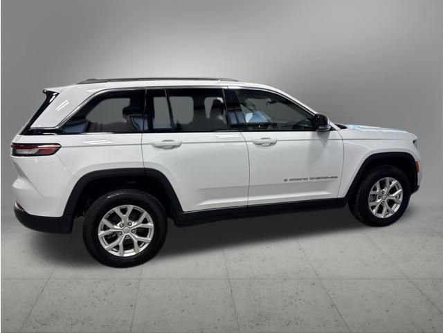 Used 2023 Jeep Grand Cherokee Limited AWD/4WD image 6