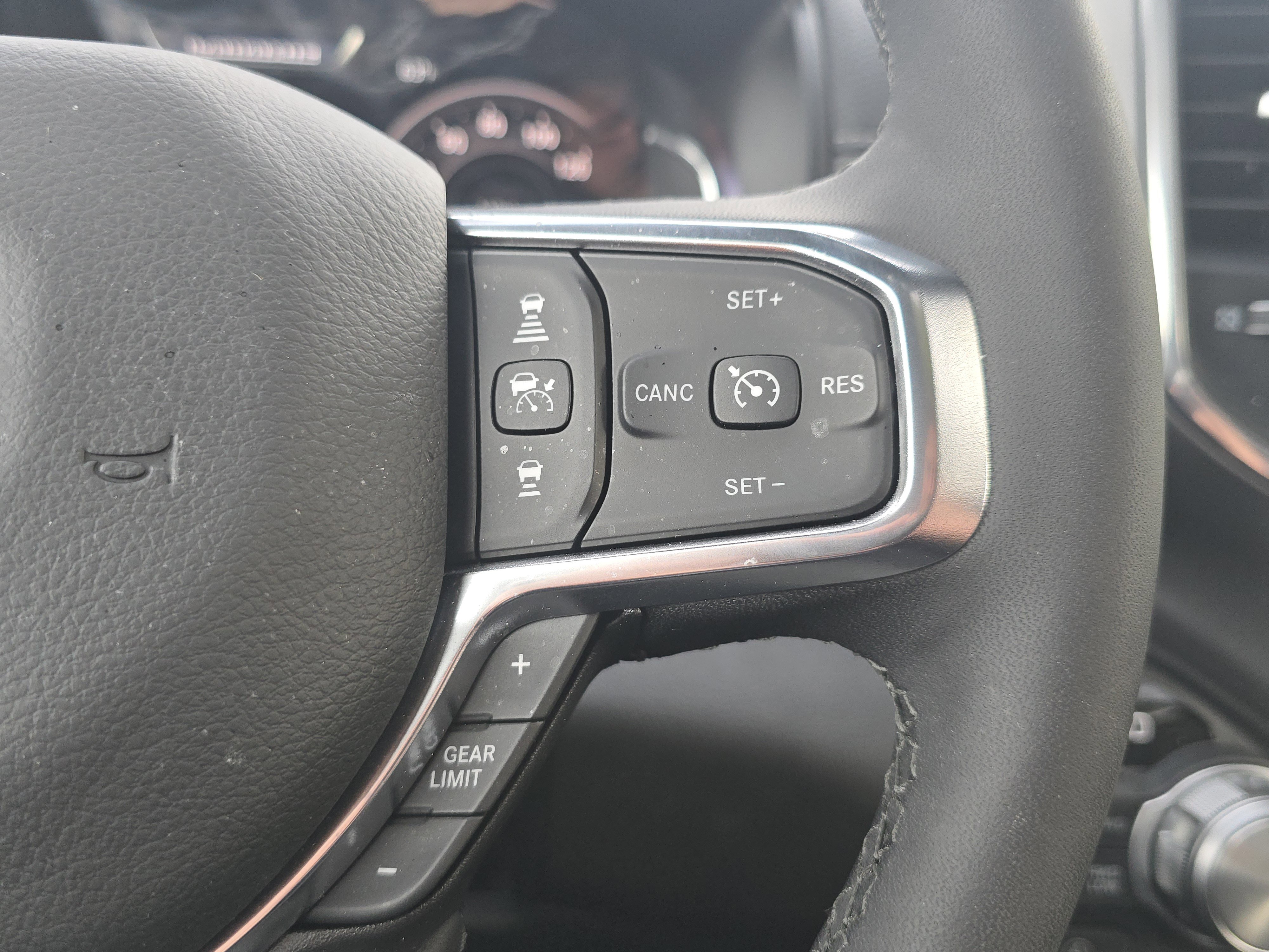 New 2025 RAM 1500 Laramie w/ Night Edition AWD/4WD image 31