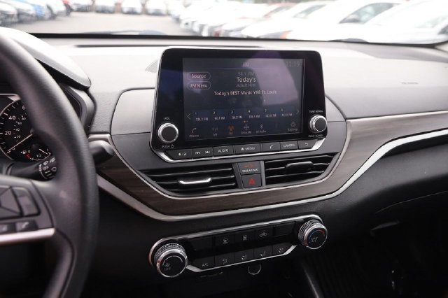 Certified 2024 Nissan Altima 2.5 SV FWD image 15